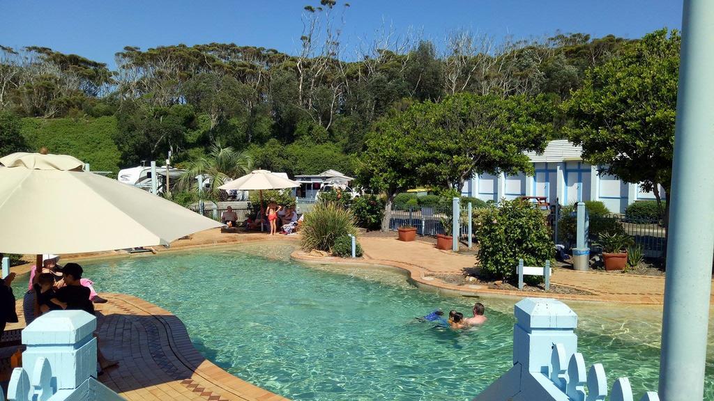 Blue Lagoon Beach Resort باتو باي المظهر الخارجي الصورة