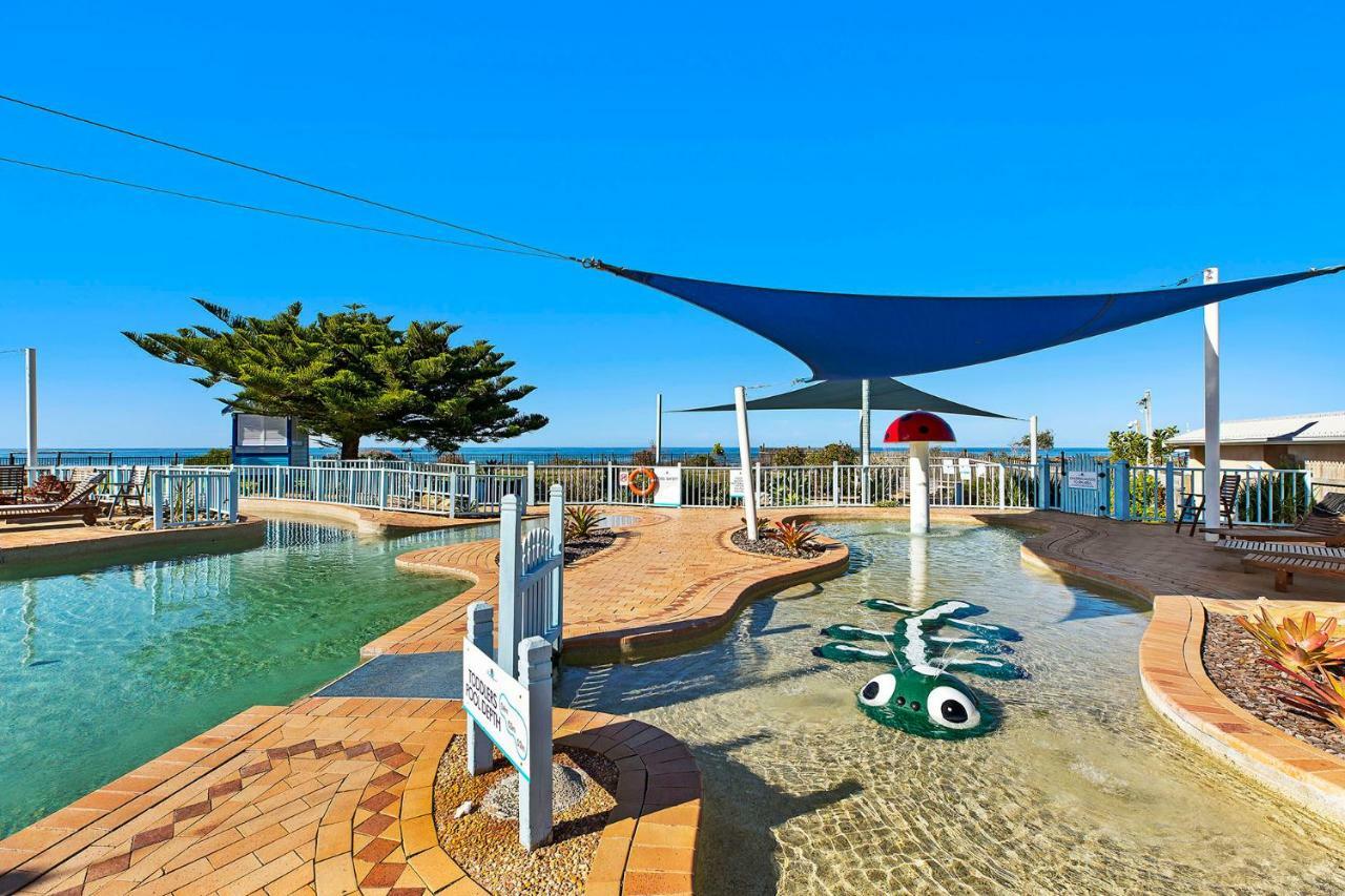 Blue Lagoon Beach Resort باتو باي المظهر الخارجي الصورة